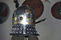 Mittelalterlicher Helm